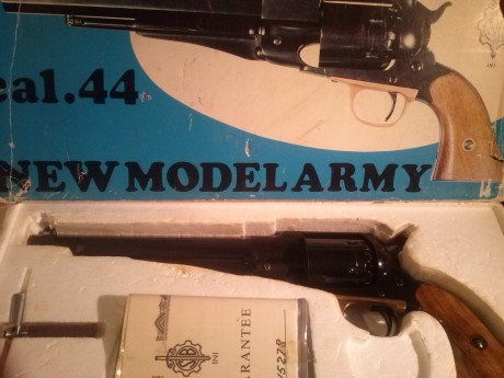 Venta revolver avancarga Remington Santa Barbara calibre 44
 Es un clasico
Esta en su caja original y 02