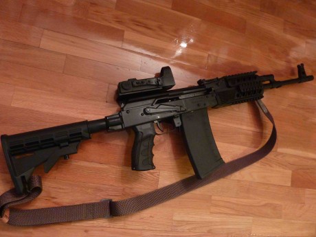 Hola a todos,

Pongo a la venta un verdadero capricho.  Se trata de una escopeta Saiga AK en calibre 410 02
