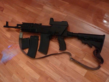 Hola a todos,

Pongo a la venta un verdadero capricho.  Se trata de una escopeta Saiga AK en calibre 410 00