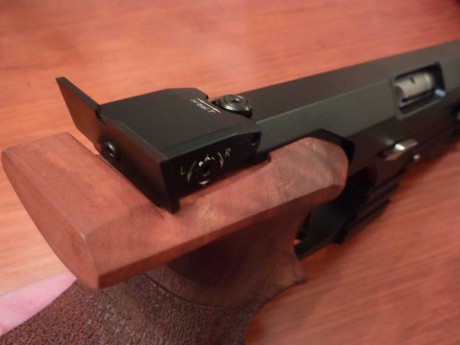 Hola a todos,

Pongo a la venta esta pistola de precisión TESRO TS22-3 en calibre 22LR con apenas disparos 102