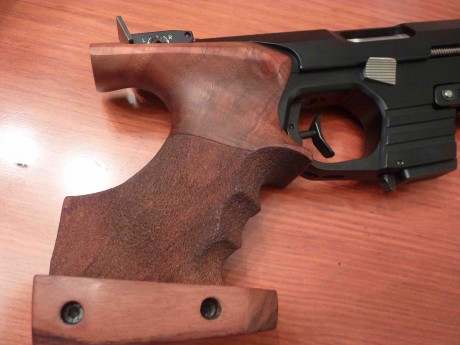 Hola a todos,

Pongo a la venta esta pistola de precisión TESRO TS22-3 en calibre 22LR con apenas disparos 101