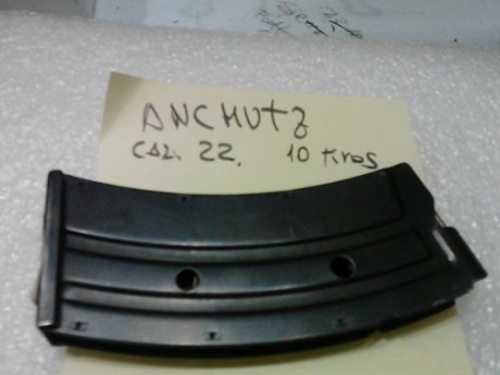 Calibre 22LR, 10 tiros
Precio 50 Euros , portes incluidos CARGADOR ANSCHUTZ.jpg  00
