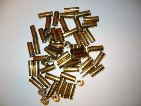 Pues eso que estoy haciendo sitio y cambiaría las siguientes vainas :

S&W 32
320 Und CBC y 134 GFL 02