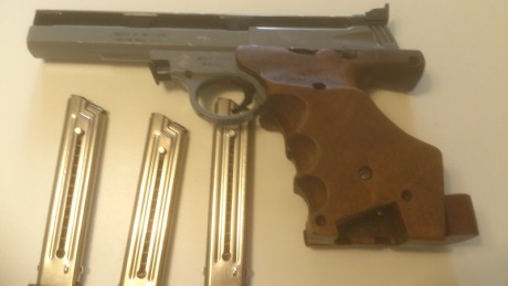 Hola.

  Pongo a la venta esta pistola, Smith&Wesson Model 22S-1, Cal 22l.Está en perfecto estado 00
