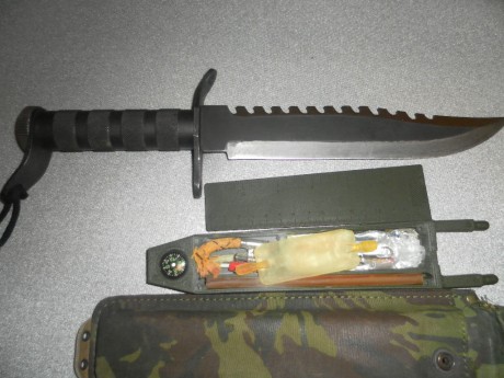 vendo cuchillo falcon survival. cuchillo de supervivencia con accesorios en la funda de camuflage . tirachinas 02