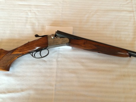 Buenas noches.
Vendo mi paralela Hermanos Zabala, calibre 410 magnum o 36/76. Una gozada tirar con ella, 12