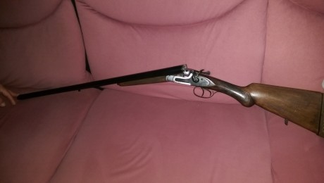 Buenas me gustaria saber si alguien sabria decirme el modelo y el valor de estas escopetas. Se que una 01