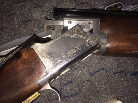 Se vende escopeta superpuesta Browning Ultra XT en muy estado. Cañones de 76 cms, 2 y 1 estrellas fijas. 01