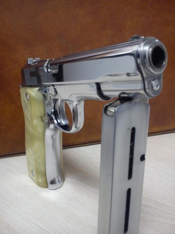 STAR S en perfectas condiciones con cromado impoluto. Funcionamiento perfecto.
Acompañada de 6 cargadores 02