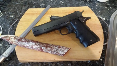 Vendo mi norinco 1911, tira muy bien y es muy precisa, tiene el disparador afinado, calibre original 45ACP, 50