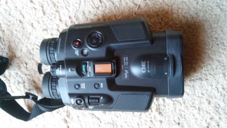 Prismatico con zoom de 20 aumentos que graba en video en formato 2D y 3D....Hace fotografias y graba en 02