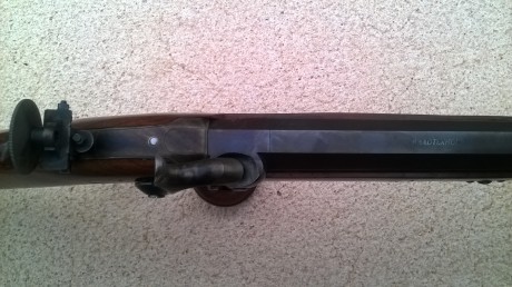 Hola amigos:
Una compañera del tiro vende este fusil Waadtländer Standard de Pedersoli, calibre .45. Era 11