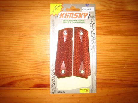Hola. Vendo funda de cuero para pistolas Colt 1911 o similares. 50€.  Precio con portes incluidos a la 02