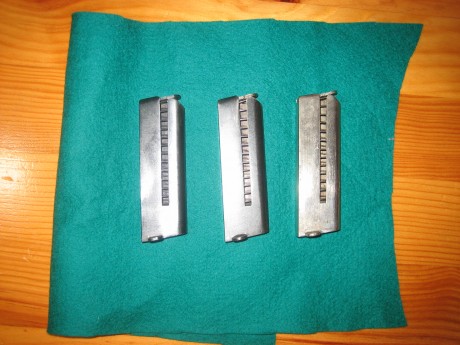 Cargadores  a 35€ con portes incluidos. Si se compran en lote a 25€ con portes incluidos.Están en Asturias. 01