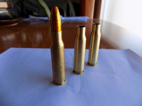 ¡Hola compañeros!

Me estoy iniciando en la recarga y a falta de pólvora para rifle hace unas semanas 00