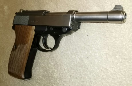   Vendo esta magnífica P38 de 1978 (Marcajes Ulm HI). Con 3 cargadores, caja original con prueba de tiro 01