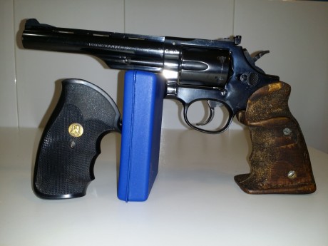 Vendo Revolver 357 magnum Llama Comanche III de 6", pues ya tengo un Python del mismo calibre y necesito 02