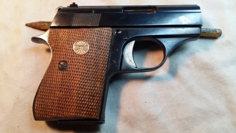 Vendo Pistola Astra 7000 calibre 22 inutilizada por fresado en recamara esta como nueva como se puede 01