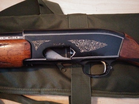 Vendo Browning Double auto, cañon de 66cm con choke fijo de 3*.En bastante buen estado.El pasamanos tenia 02