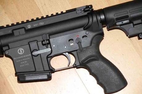 En estado impecable. Muy poco uso. Vendo AR15, calibre 222. Schmeisser alemán, tipo M4. Cañon 14,5", 02