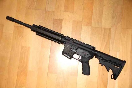 En estado impecable. Muy poco uso. Vendo AR15, calibre 222. Schmeisser alemán, tipo M4. Cañon 14,5", 01