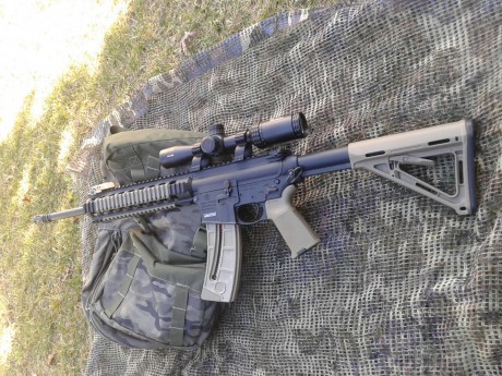   Buenas tardes

Pongo a la venta esta carabina:

S&W MP15 MOE TAN en calibre 22LR
Impecable estado 11