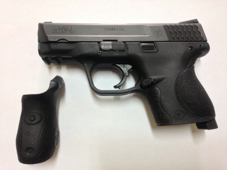 Vendo Pistola Smith&Wesson m&p Compact 9 mm. Es un arma prácticamente nueva, con unos 100 disparos. 01