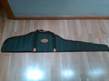 Vendo estas dos fundas para rifle con visor, una de ellas es nueva sin estrenar y la otra solo se ha utilizado 00
