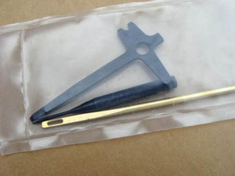 Busco los accesorios que vienen dentro de la caja de la Baikal MP-46M, en especial el juego de puntos/alzas 01