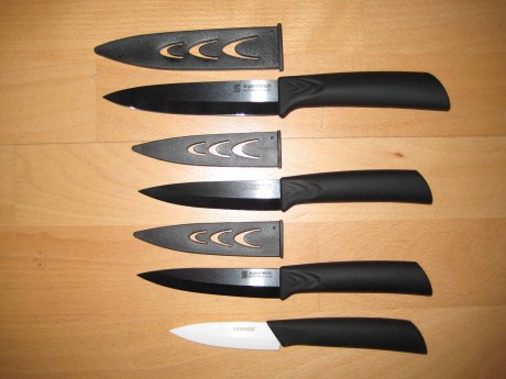 Vendo 4 cuchillos de cerámica para cocina, 1 mediano y 3 pequeños. Las hojas son totalmente de cerámica, 00