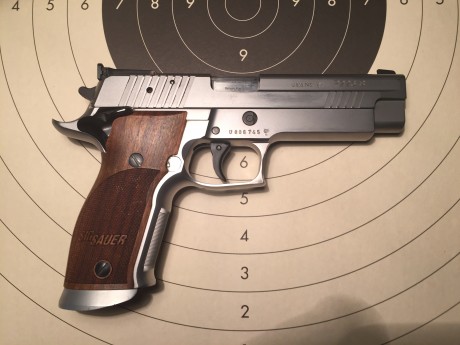 Para hacer sitio en  el armero vendo mi Sig Sauer P226 S de 9 mm. parabelum, con pocos tiros, siempre 01