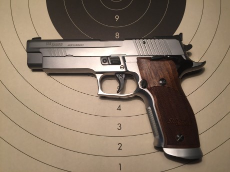 Para hacer sitio en  el armero vendo mi Sig Sauer P226 S de 9 mm. parabelum, con pocos tiros, siempre 00