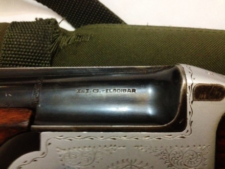 Vendo mi colección de armas completa incluido armero.

Armero: 8 armas con visor 140 x 52 x 32 cm, sin 80