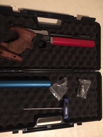 Un compañero de club me encarga que le anuncie la venta de una pistola TESRO PA10-2 Junior cacha S el 02