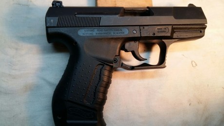 Vendo Pistola Walther P 99 calibre 9mm para inutilizada por fresado en recamara para poner en libro de 12