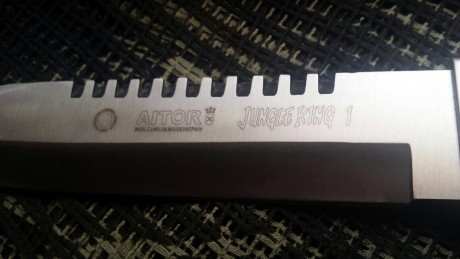 Vendo esta réplica exacta de un cuchillo Aitor Jungle King 1, nunca se ha usado, tiene un buen filo sólo 12