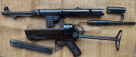 Hola. Pongo en venta mi subfusil alemán "MP-40" bnz. 43, el subfusil esta inutilizado únicamente 02