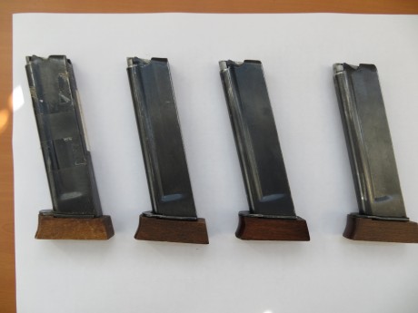 cargadores TS-22 25€ cada uno más portes.

Si se quedan con tres, regalo el de la izquierda, solo hay 00