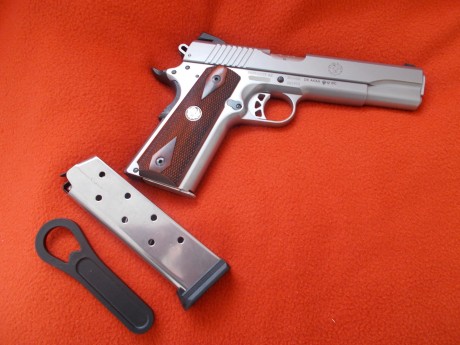 Buenos días:

Por no darle uso vendo pistola Ruger SR 1911 cal .45 ACP.

Incluye además extras originales,cargador 40