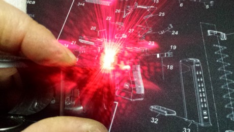 Hola vendo laser Grip para Glock lo tuve montado en una Glock 17 3a GEN, pero si no me equivoco es compatible 12