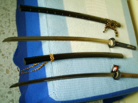 hola a todos,como no tengo mucha idea de katanas queria preguntar a los expertos sobre la calidad de las 111