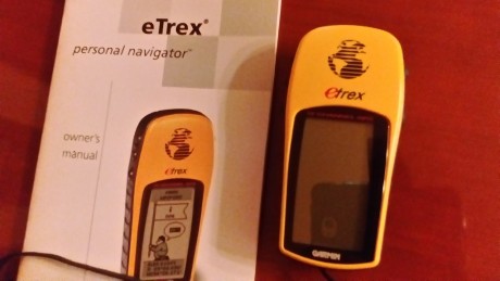 Hola, vendo este GPS Garmin E-TREX, en impecable estado y perfecto  funcionamiento.
Funciona con dos pilas 01