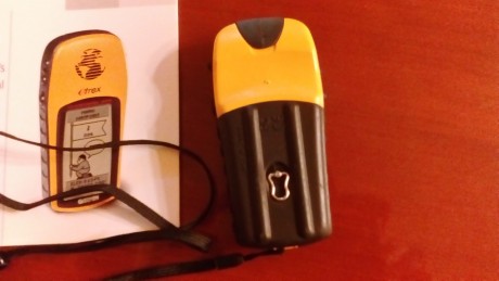 Hola, vendo este GPS Garmin E-TREX, en impecable estado y perfecto  funcionamiento.
Funciona con dos pilas 00