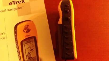 Hola, vendo este GPS Garmin E-TREX, en impecable estado y perfecto  funcionamiento.
Funciona con dos pilas 10