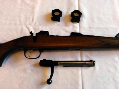Se vende rifle de cerrojo CZ 550 en calibre 308,impecable ,gatillo al pelo,anillas 1"pulgada ,
esta 02
