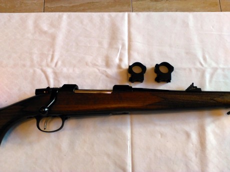 Se vende rifle de cerrojo CZ 550 en calibre 308,impecable ,gatillo al pelo,anillas 1"pulgada ,
esta 01