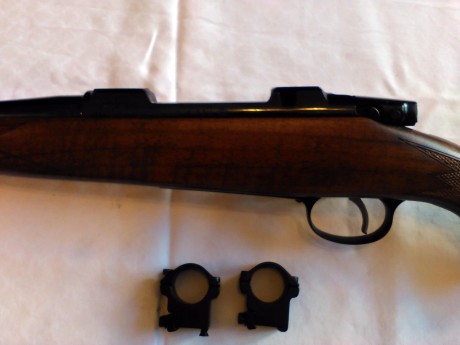 Se vende rifle de cerrojo CZ 550 en calibre 308,impecable ,gatillo al pelo,anillas 1"pulgada ,
esta 12