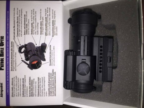se vende visor punto rojo , marca Aimpoint , modelo PRO , con los siguientes accesorios , tapas delantera 00