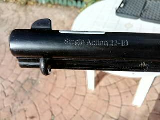 Vendo Revolver Chiappa 1873SA C22LR de 10 tiros nuevo,cañon 4-3/4" pavonado guardado en su caja y 00