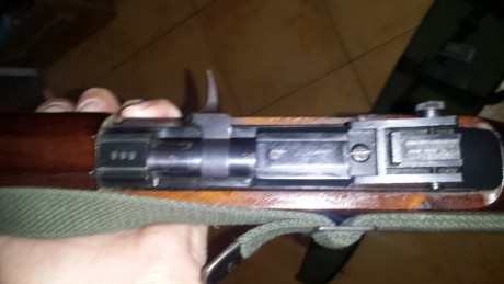 VENDO CARABINA ERME WENKE CAL. 22 . GUIADA EN E
POR  200  eur. CON 2 CARGADORES 11